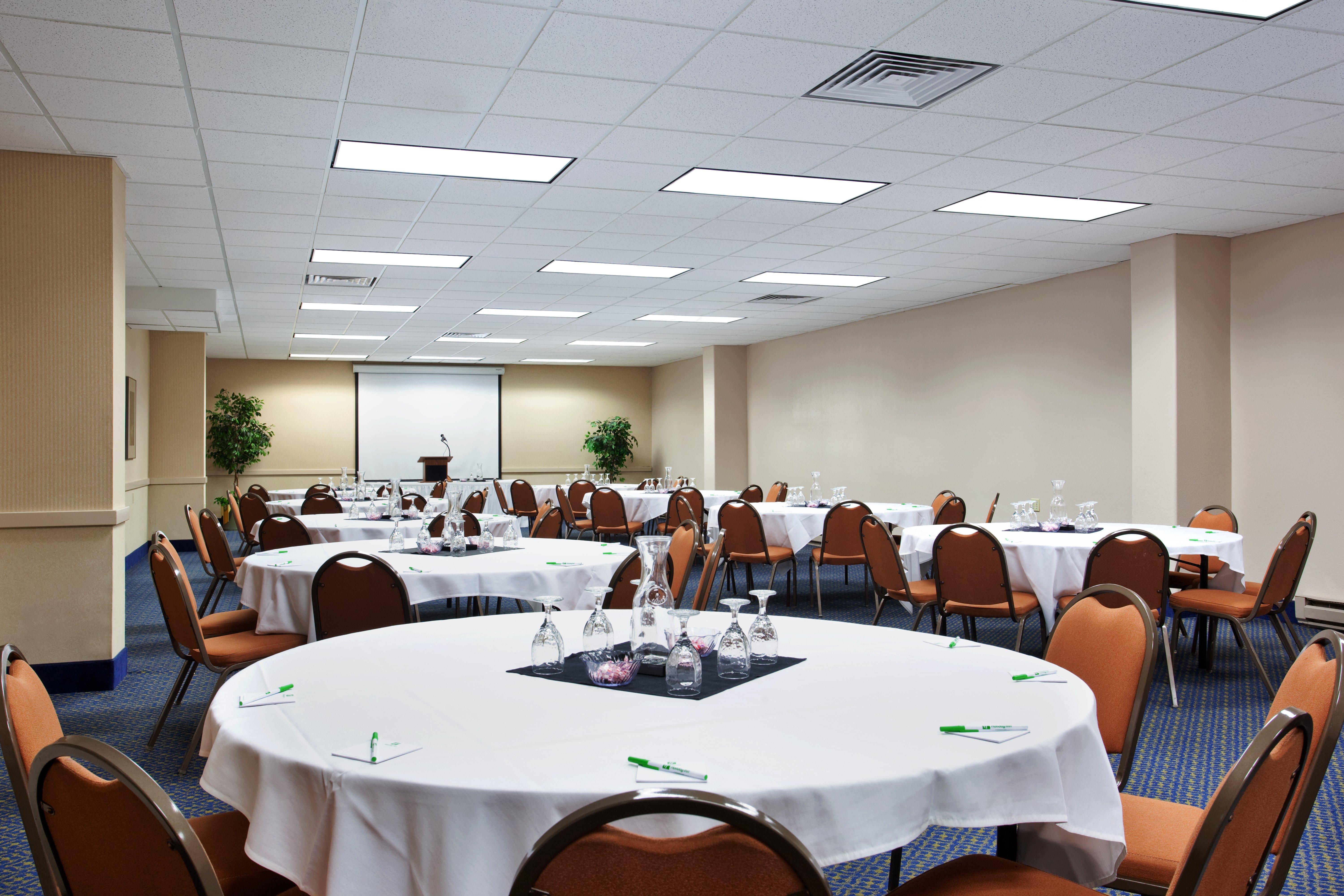 Holiday Inn Rockford By Ihg Εξωτερικό φωτογραφία